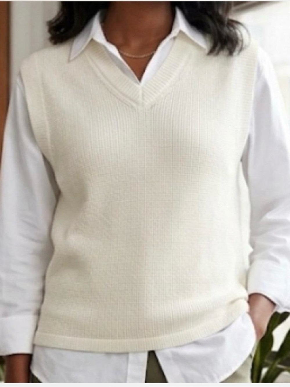 Zara Cream V-Neck Knit Sweater Vest Ivory Size Large